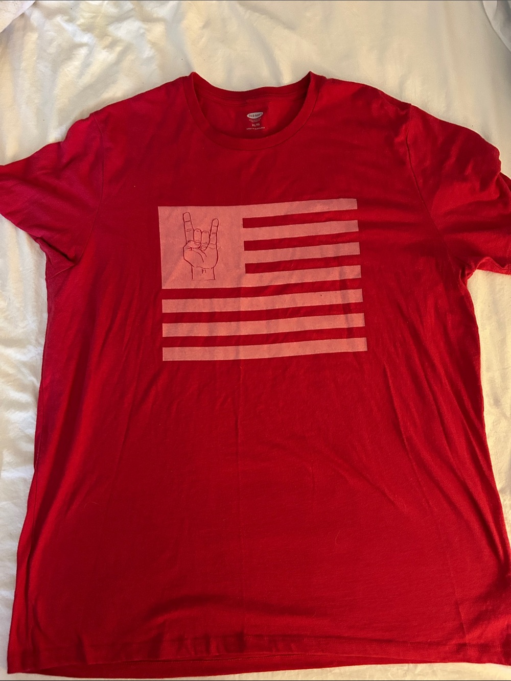 Patriotic Old Navy Red Graphic Crewneck T-Shirt with Flag Motif